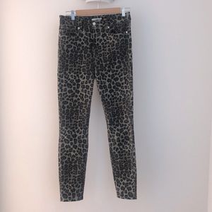 jeans / leopard print
